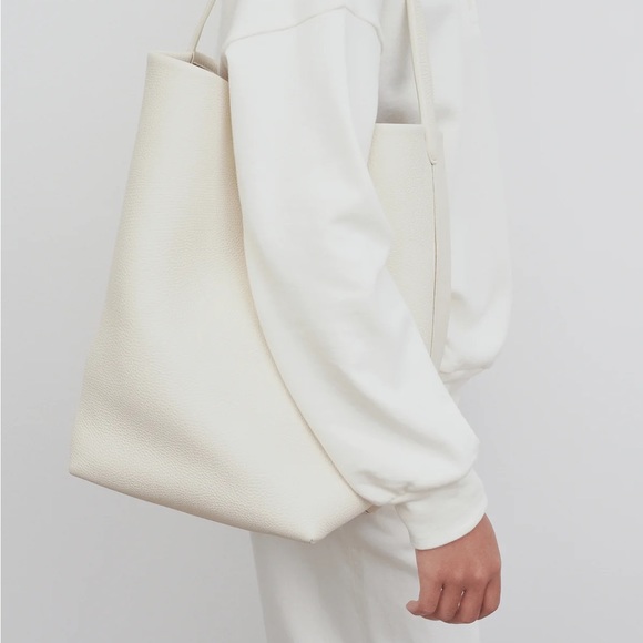 New The Row N/S Tote large - Picture 7 of 14